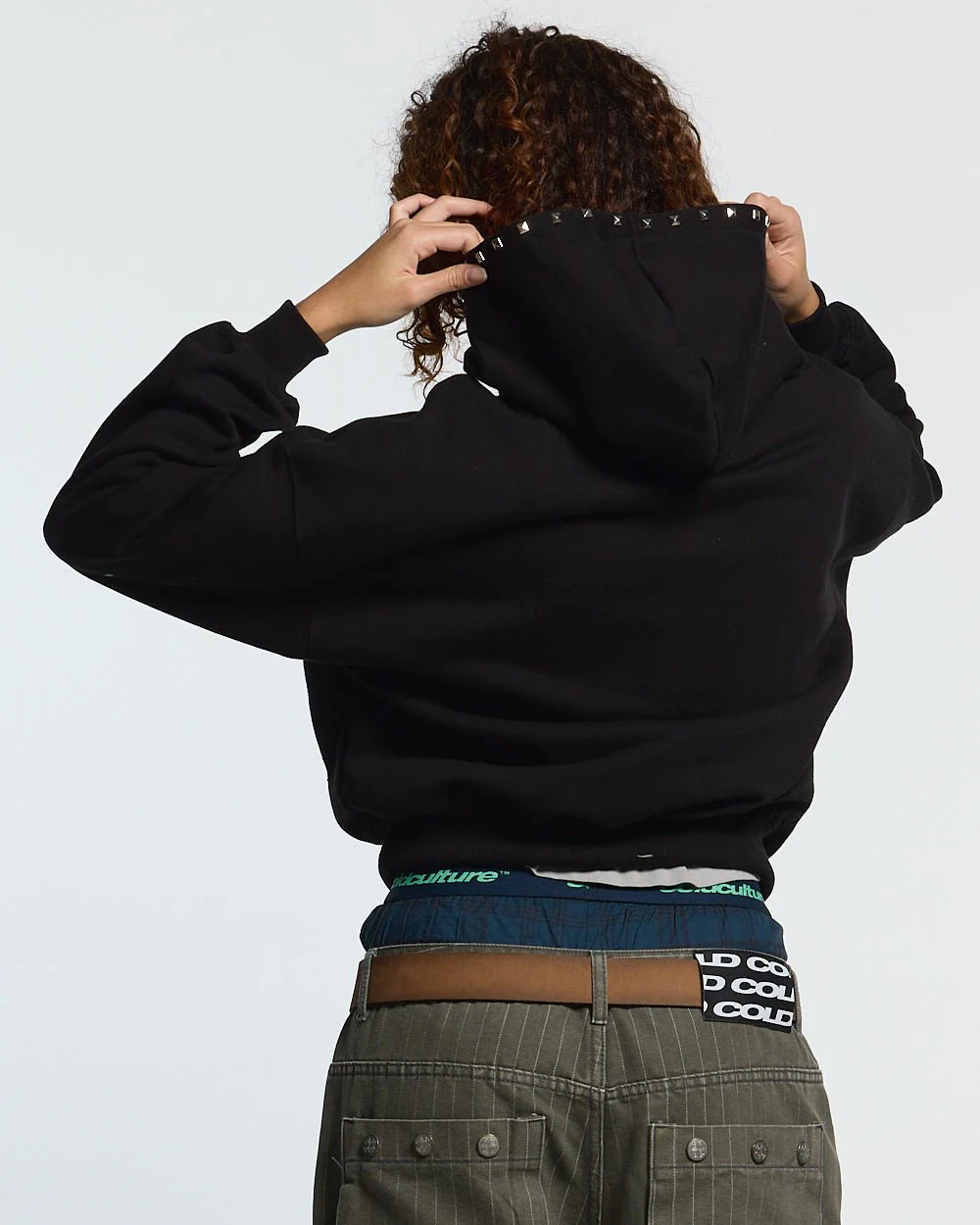 BADGES HOODIE BLACK - Image 6