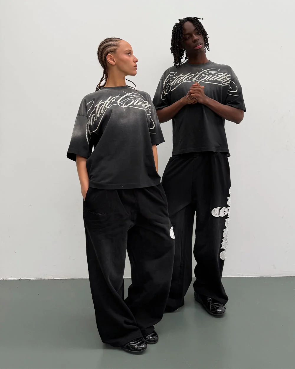 CROSSED SCRIPT TEE BLACK - Image 6