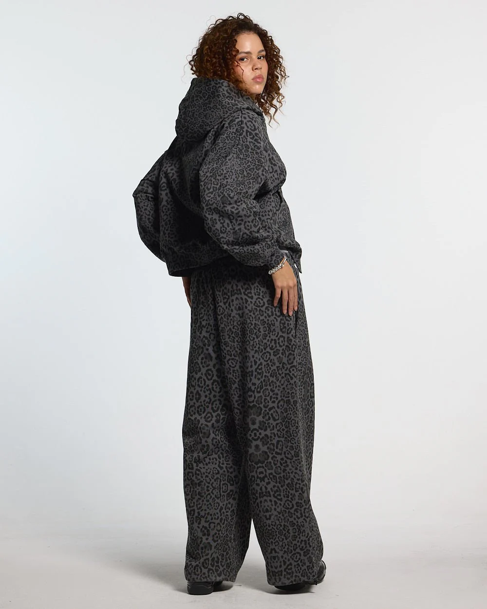 NOCTURNE BEAST SWEATPANTS DARK GREY - Image 8