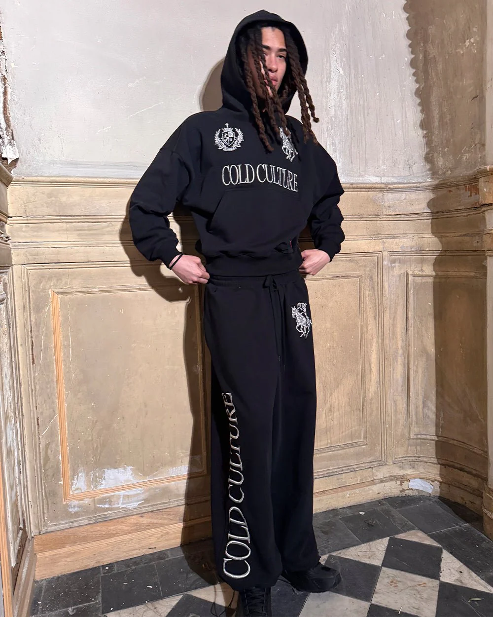 RIDING CLUB HOODIE BLACK - Image 11