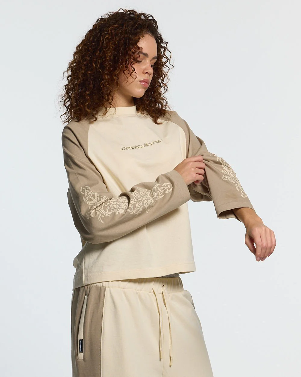 TRIBAL LONGSLEEVE GREY & OFF WHITE - Image 5